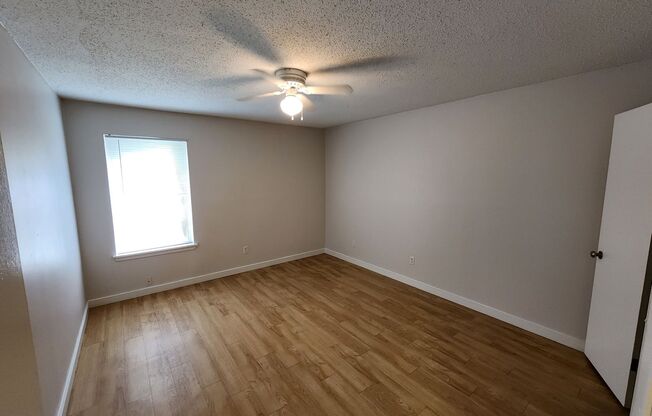 2 beds, 1 bath, 900 sqft, $1,299, Unit ELP2202-135