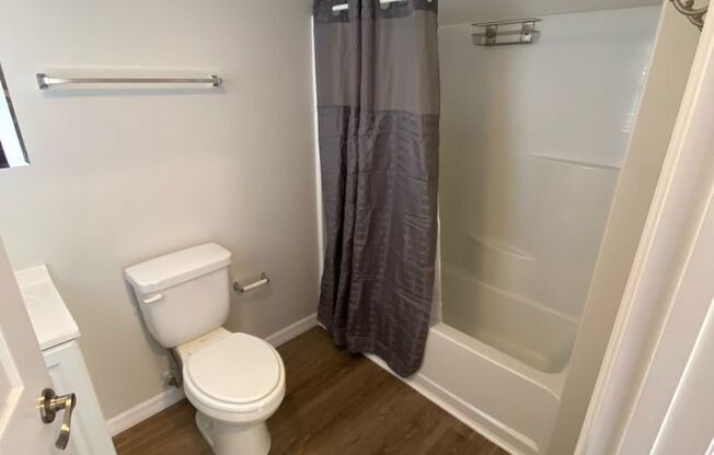 1 bed, 1 bath, 600 sqft, $1,195, Unit 215