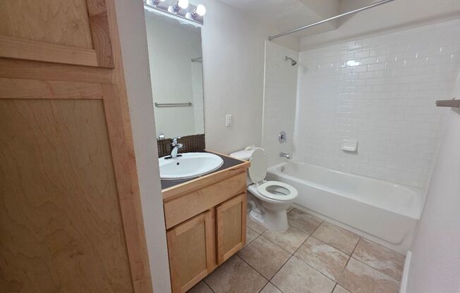 1 bed, 1 bath, 700 sqft, $1,054, Unit LAW11-225
