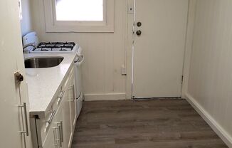 Studio, 1 bath, 500 sqft, $1,300, Unit D