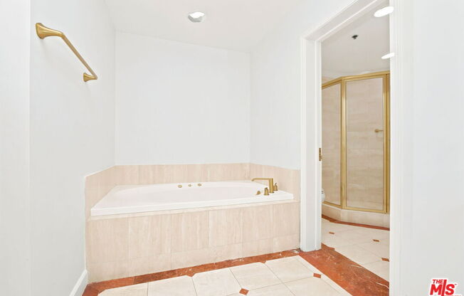 2 beds, 3 baths, 2,018 sqft, $10,499, Unit 1104