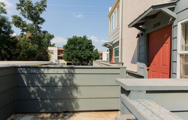 2 beds, 1 bath, 690 sqft, $2,800, Unit 209