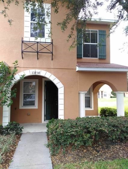 Spacious townhome in Riverview!
