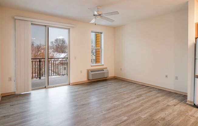 Studio, 1 bath, 475 sqft, $1,520, Unit B-109