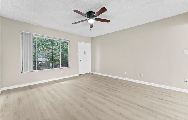 531 W HYDE PARK BLVD