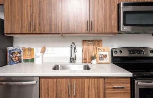 1 bed, 1 bath, 595 sqft, $1,595, Unit 303