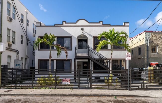 2/1 $2,000/mo, newly renovated in Little Havana! / 2/1 $2,000/mes, remodelado en Little Havana.