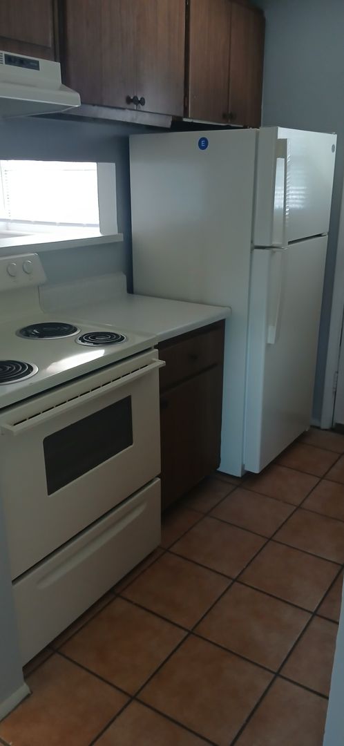 2 beds, 1.5 baths, 980 sqft, $1,500, Unit 221