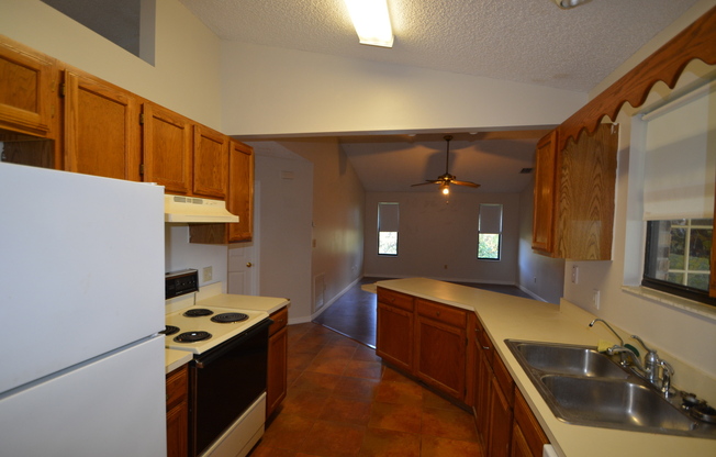 3 beds, 2 baths, $2,050