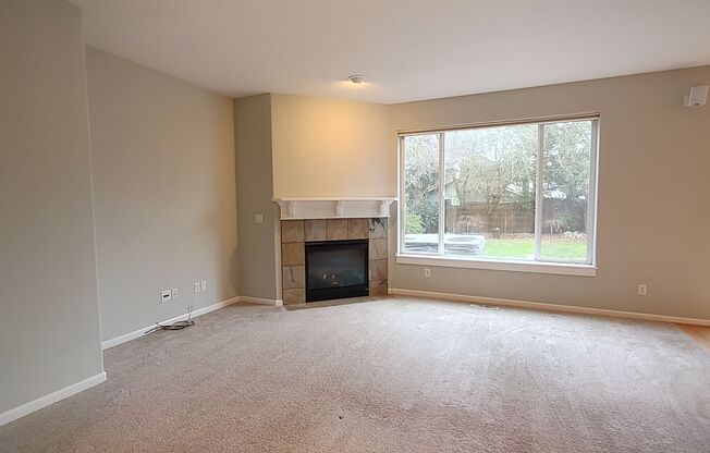 This Great 3 Bedroom 2.5 Bath Home in Tigard is Conveniently Located Just a Couple of Minutes to HWY 217 and I-5.