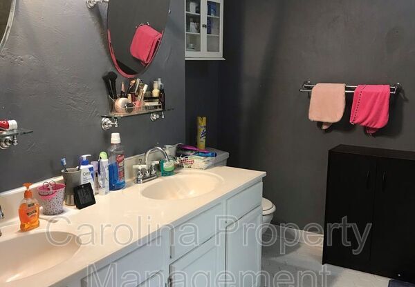 6924 LONG NEEDLES DR