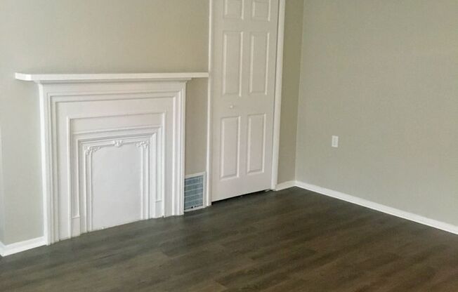 *** Duplex Style Apartment * Pet Friendly * Renovated * Available Now * Granite Counters * Stainless Appliances ***