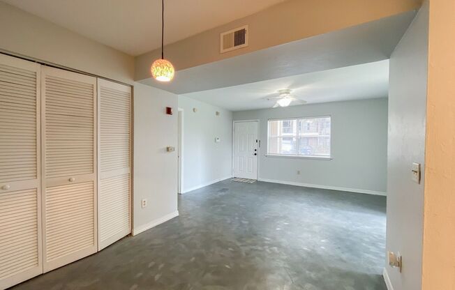 1 bed, 1 bath, $1,100, Unit Unit #104