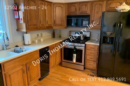 12502 APACHE AVE