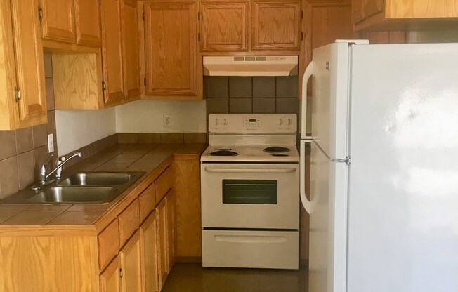 1 bed, 1 bath, $650, Unit Apt.5