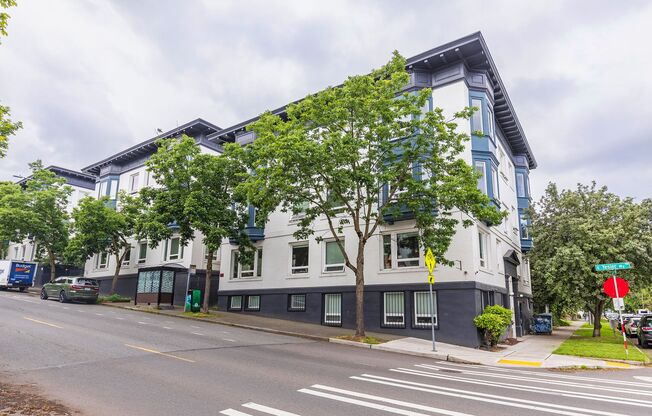 1 bed, 1 bath, 615 sqft, $1,595, Unit 206