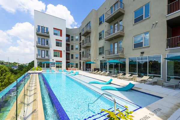 Encore Montrose Apartments in Houston