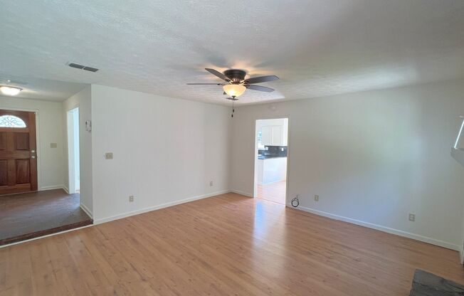 3 beds, 2 baths, $1,435