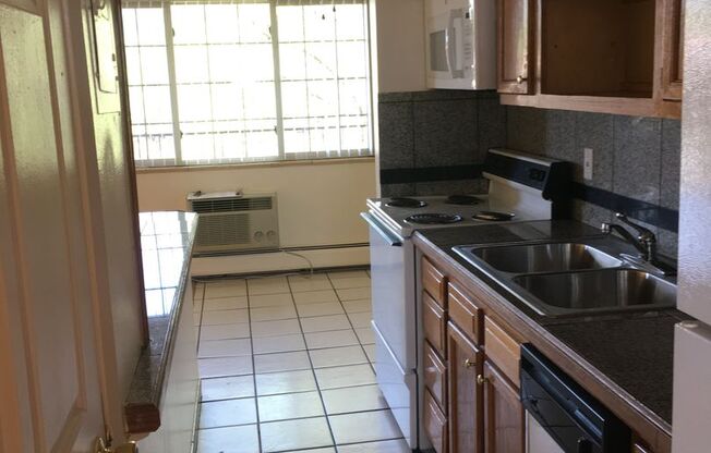 1 bed, 1 bath, 550 sqft, $1,535, Unit 660-301