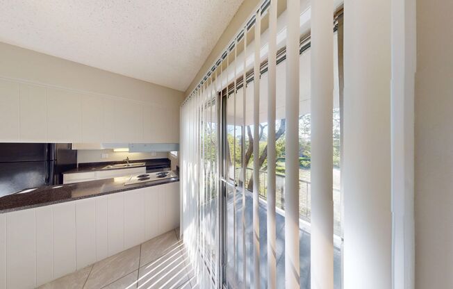 1BR / 1BA CONDO @ GROVE PARK CONDOMINIUMS - East-Orlando  **Water Included ** HALF OFF FIRST FULL MONTH**