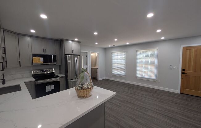 Brand New 2 Bedroom / 2 Bath ADU – Private Yard, Modern Living & Ready for You!