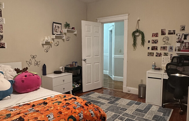 1 bed, 1 bath, $2,800, Unit 14