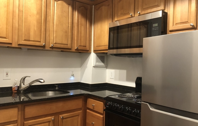 Studio, 1 bath, 290 sqft, $2,500, Unit 11D
