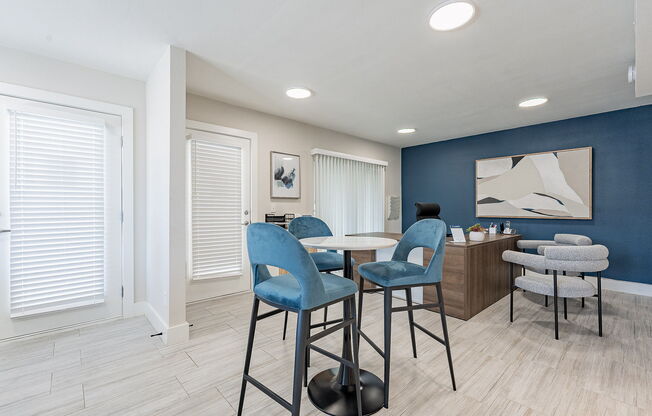Kinley at Biltmore - Apartments in Phoenix, AZ