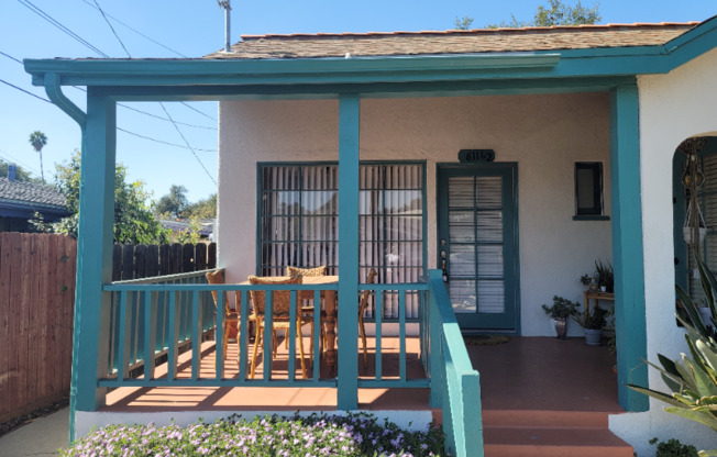811 1/2 HIGHLAND AVE