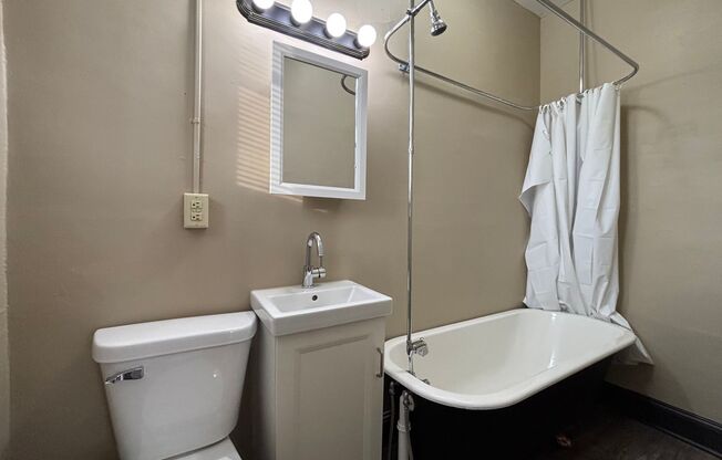 1 bed, 1 bath, 479 sqft, $950, Unit 2