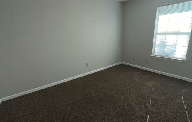 2 beds, 1 bath, $650, Unit C8