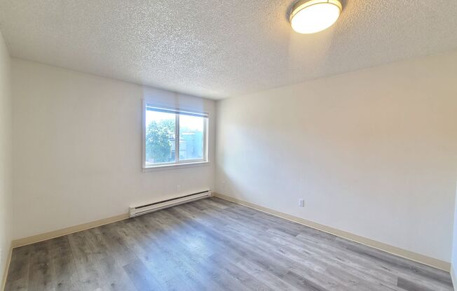 1 bed, 1 bath, $995, Unit 301