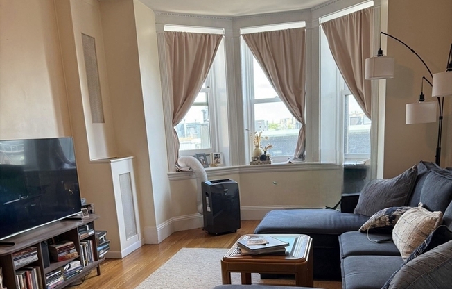 1 bed, 1 bath, 610 sqft, $3,200, Unit 609