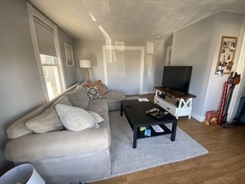 821 E 2 ST