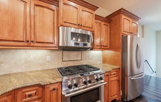 4 beds, 4 baths, $6,500, Unit #B