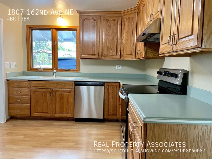 1807 162 AVE NE