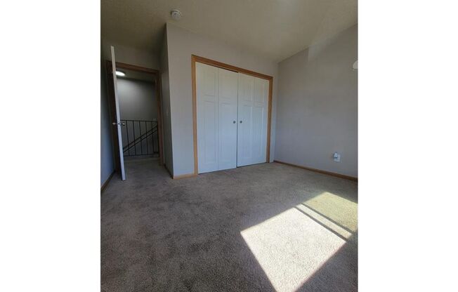 3 beds, 2 baths, $2,095