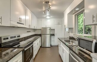 15536 Shoreline