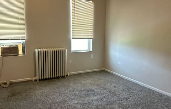 4 beds, 1 bath, $1,450