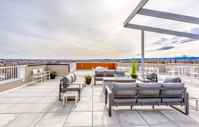 1 bed, 1 bath, 562 sqft, $1,595, Unit 403