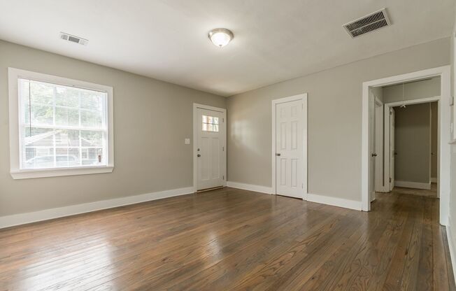 2 beds, 1 bath, 850 sqft, $1,455, Unit 1058B