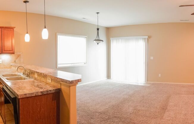 3-Bed Duplex w Garage + Fenced Yard