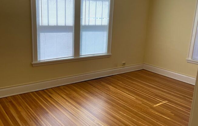 1 bed, 1 bath, 600 sqft, $969, Unit 215