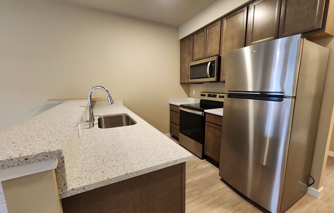 2 beds, 1 bath, $1,800, Unit #204