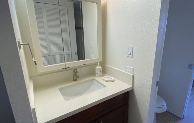 2 beds, 1 bath, $2,800