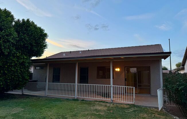 BEAUTIFUL 3BEDROOM 2 BATHROOM IN THE HEART OF GILBERT FOR RENT!