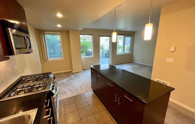 1 bed, 1 bath, $2,050, Unit # 329