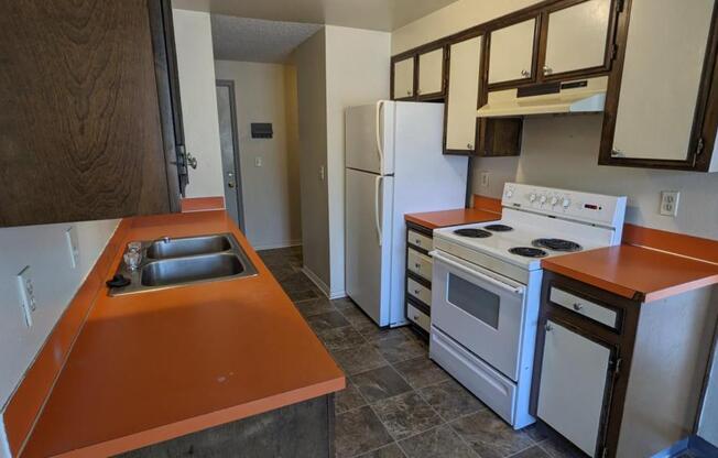 2 beds, 1 bath, 875 sqft, $1,195