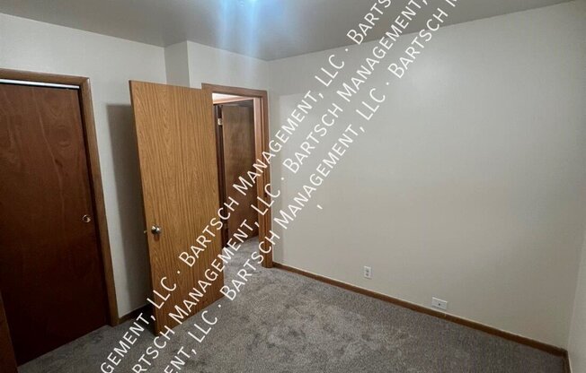 7125 W APPLETON AVE