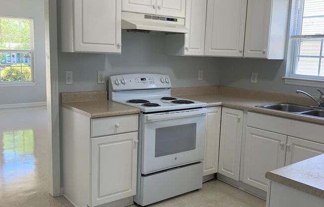 3 Bedroom 2 Bath House on Hillsdale Drive w/Storage